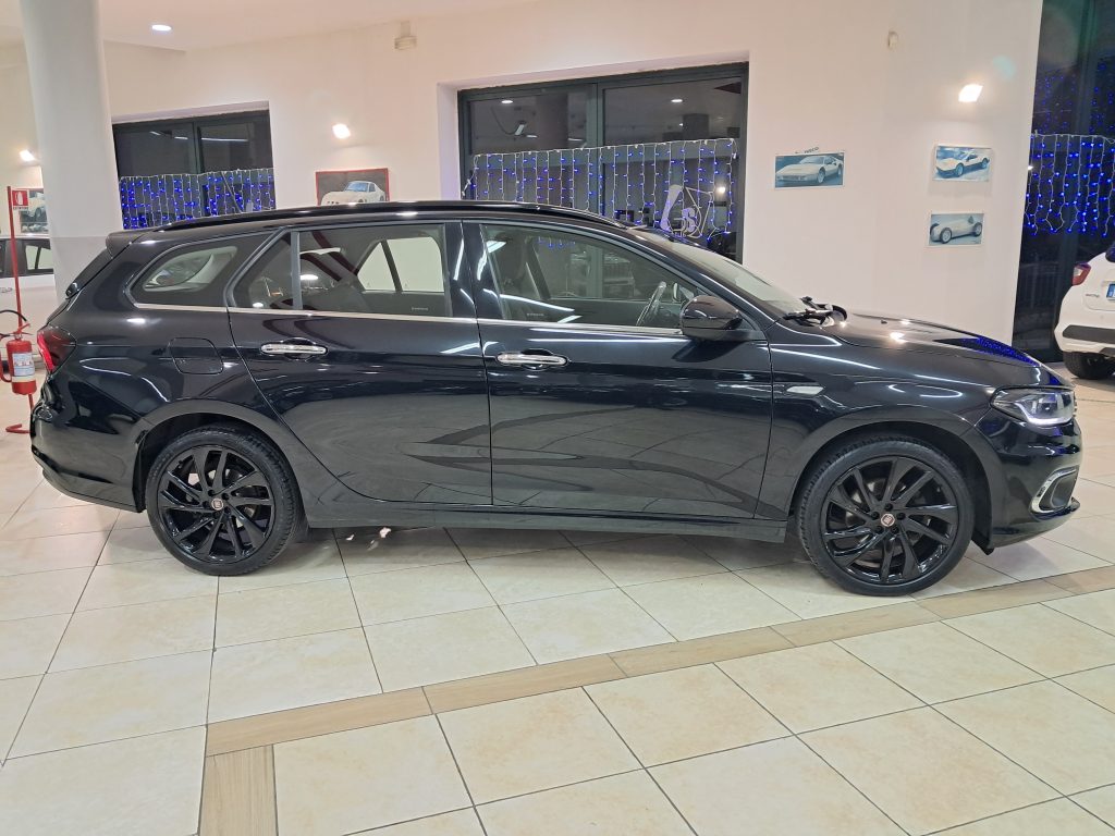 FIAT TIPO SW 1.4 T-JET LOUNGE