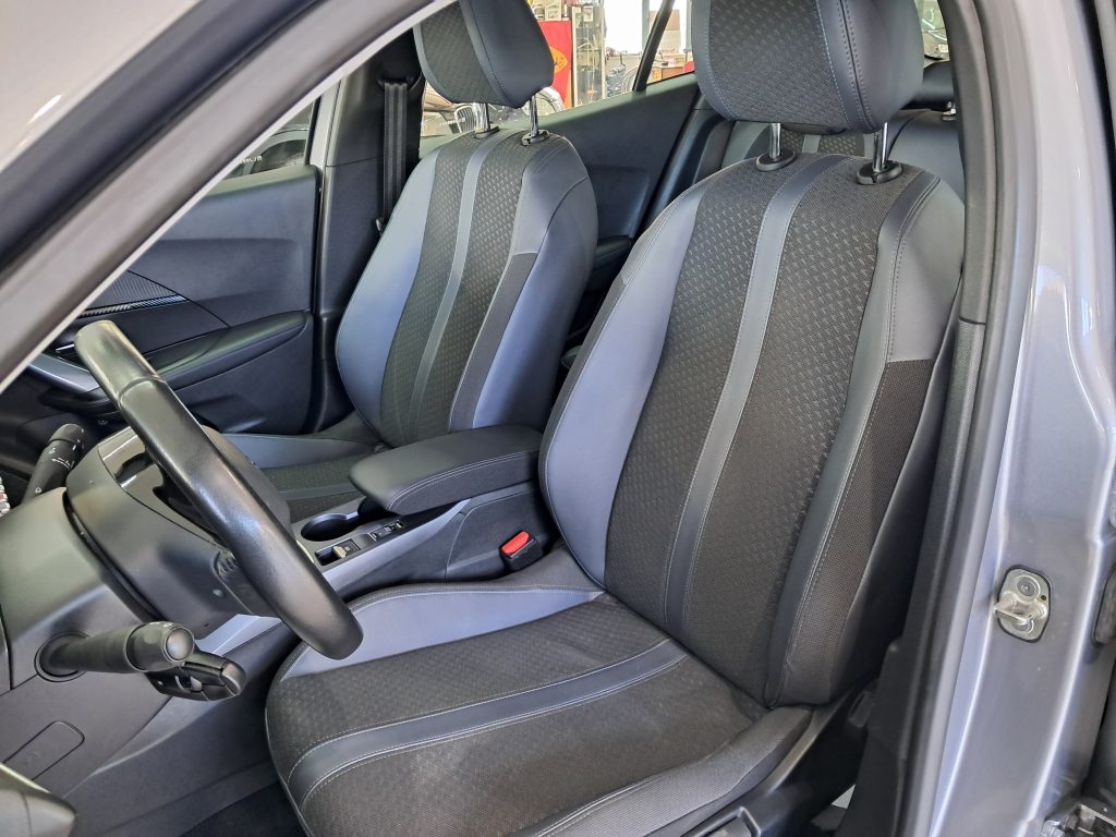 PEUGEOT 2008 PureTech 100 S&S Allure