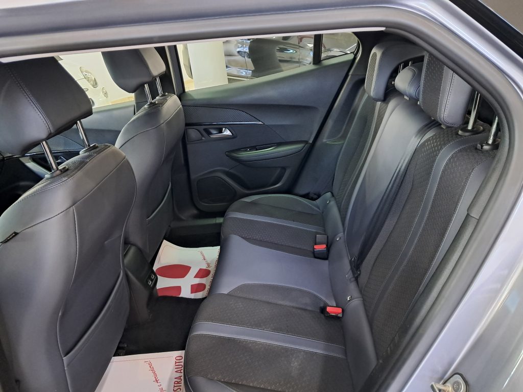 PEUGEOT 2008 PureTech 100 S&S Allure