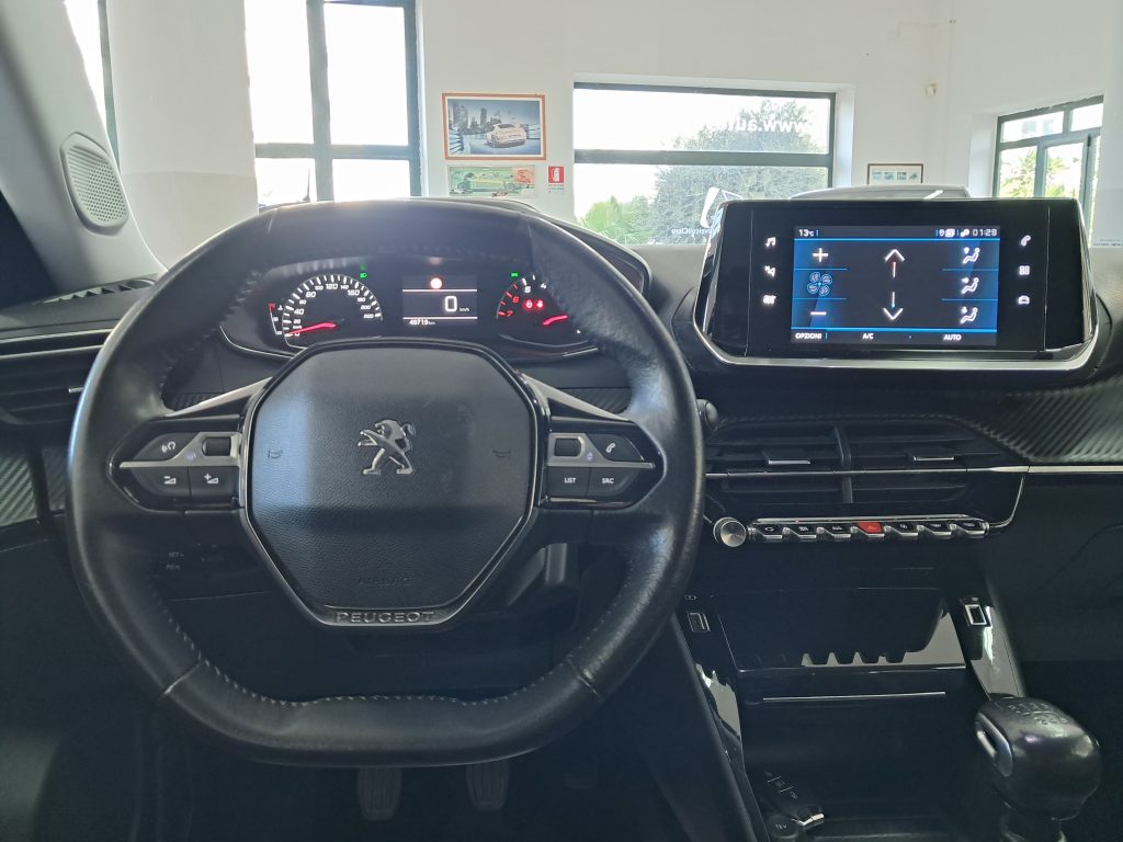 PEUGEOT 2008 PureTech 100 S&S Allure