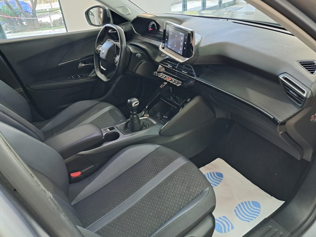 PEUGEOT 2008 PureTech 100 S&S Allure