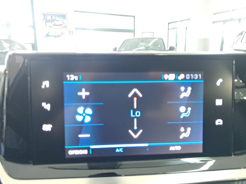 PEUGEOT 2008 PureTech 100 S&S Allure