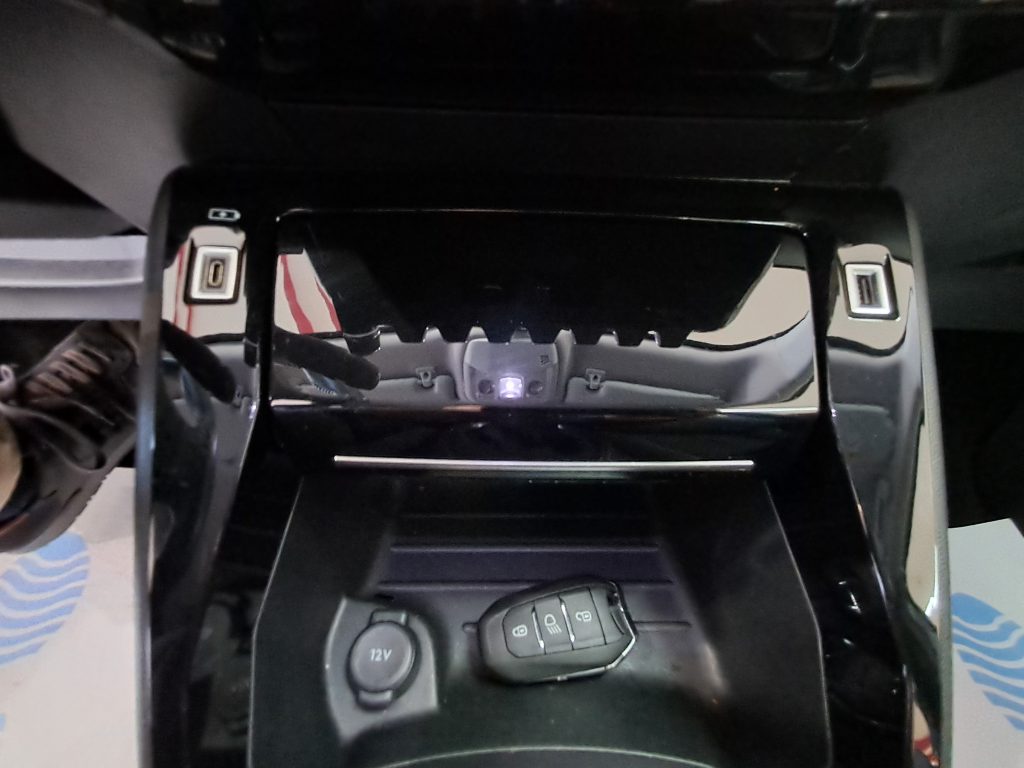 PEUGEOT 2008 PureTech 100 S&S Allure