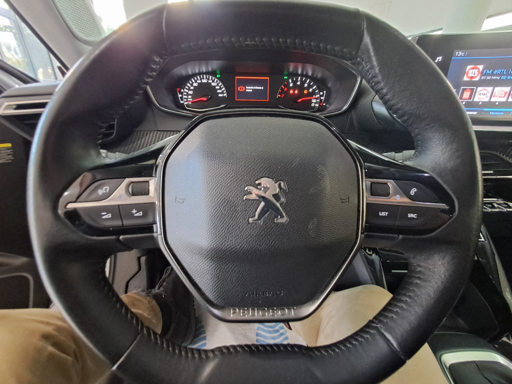 PEUGEOT 2008 PureTech 100 S&S Allure