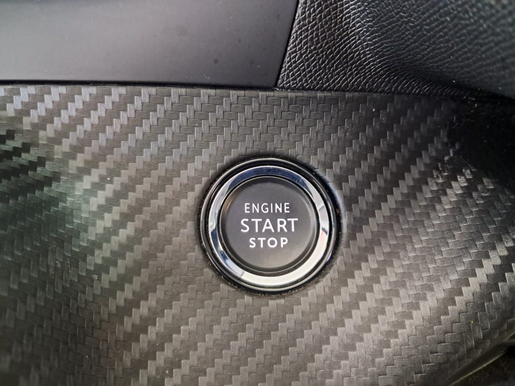 PEUGEOT 2008 PureTech 100 S&S Allure