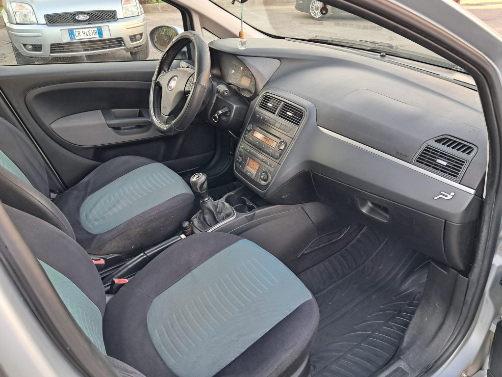 FIAT GRANDE PUNTO 1.3 MJT DYNAMIC