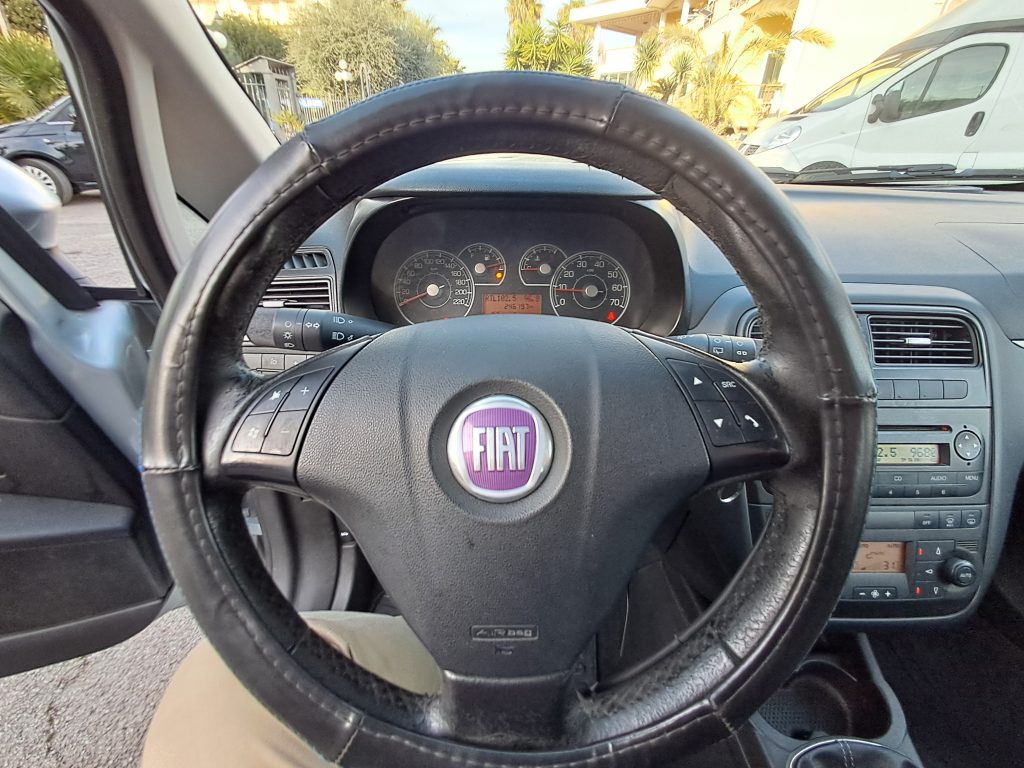 FIAT GRANDE PUNTO 1.3 MJT DYNAMIC