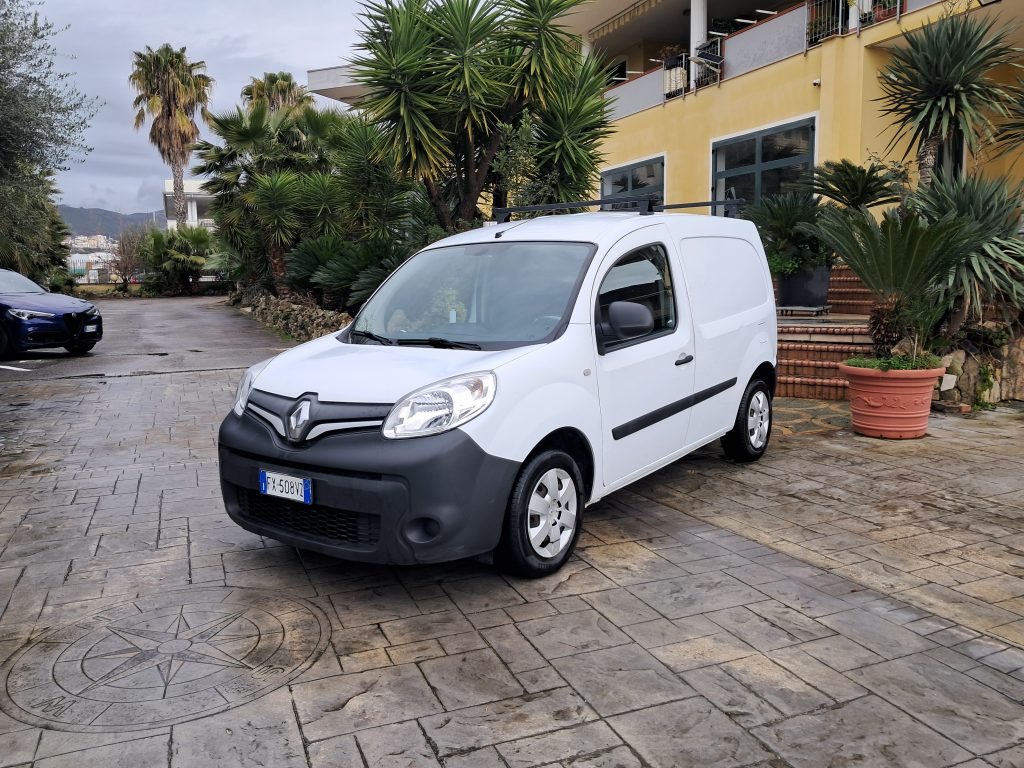 RENAULT KANGO FURGONE 1.5 DCI 3 POSTI IN CABINA(OK NEOPATENTATI)