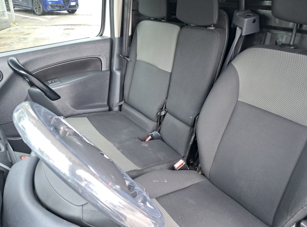 RENAULT KANGO FURGONE 1.5 DCI 3 POSTI IN CABINA(OK NEOPATENTATI)