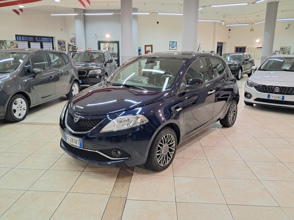 LANCIA YPSILON ECOCHIC 1.2 GPL CASA MADRE