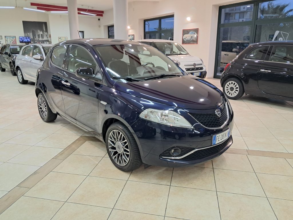 LANCIA YPSILON ECOCHIC 1.2 GPL CASA MADRE