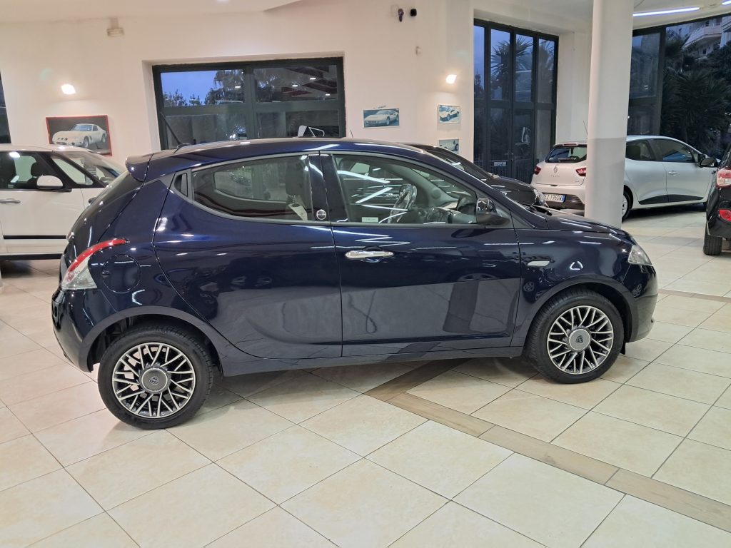LANCIA YPSILON ECOCHIC 1.2 GPL CASA MADRE