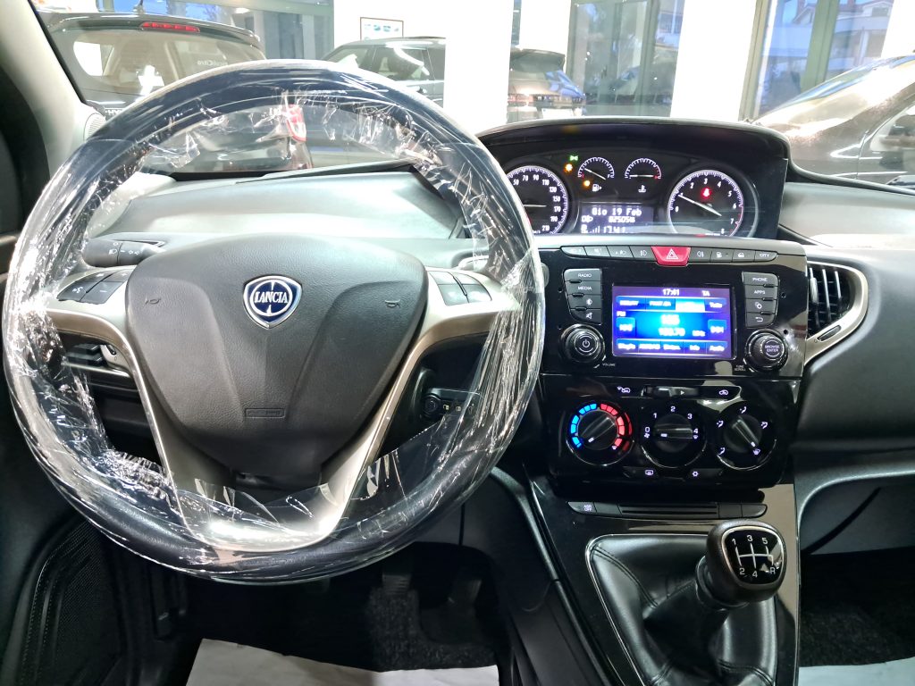 LANCIA YPSILON ECOCHIC 1.2 GPL CASA MADRE