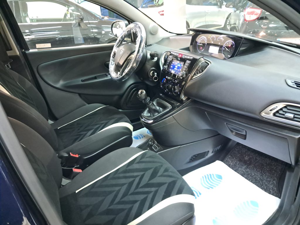 LANCIA YPSILON ECOCHIC 1.2 GPL CASA MADRE