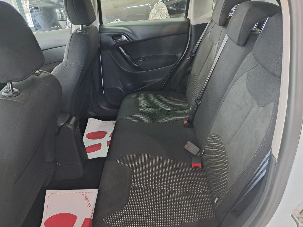 CITROEN C3 1.2 BENZ. EXCLUSIVE