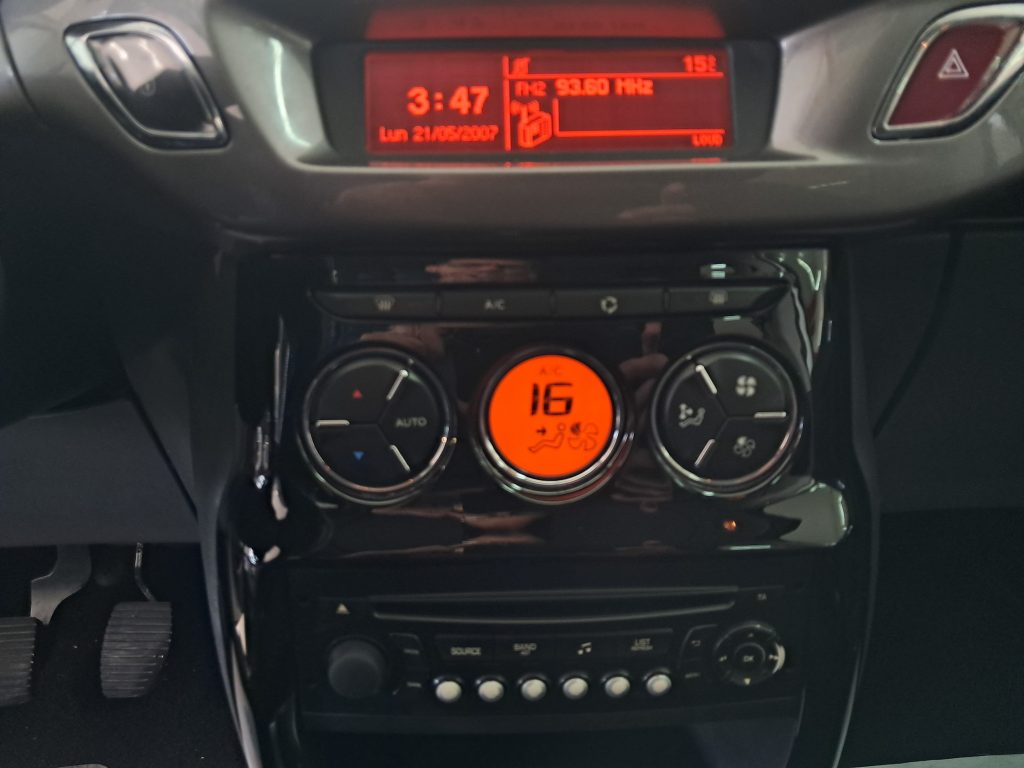 CITROEN C3 1.2 BENZ. EXCLUSIVE