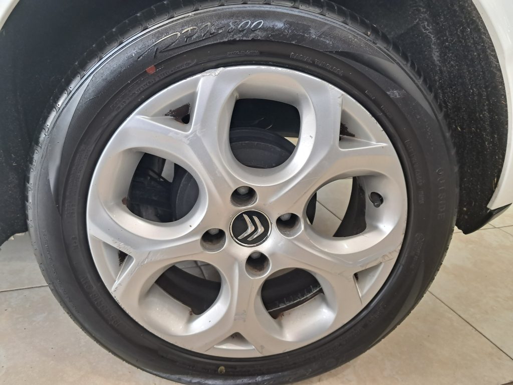 CITROEN C3 1.2 BENZ. EXCLUSIVE