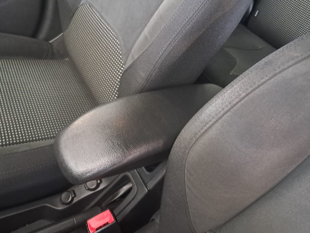 CITROEN C3 1.2 BENZ. EXCLUSIVE