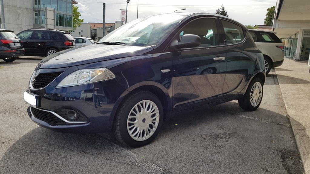LANCIA YPSILON ECOCHIC 1.2 GPL CASA MADRE