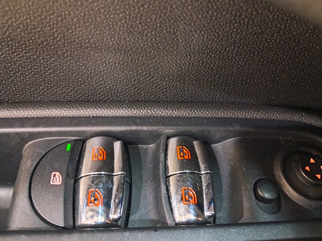 MINI COUNTRYMAN ONE 1.5D