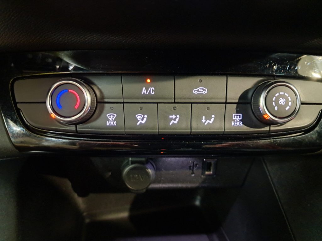 OPEL CORSA 1.2 BENZ. GS LINE B-COLOR