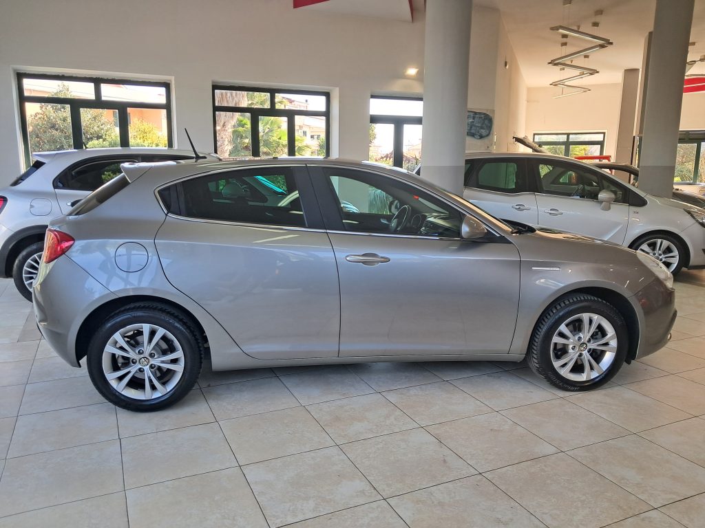 ALFA ROMEO GIULIETTA DISTINCTIVE 1.4 TURBO GPL(CASA MADRE)