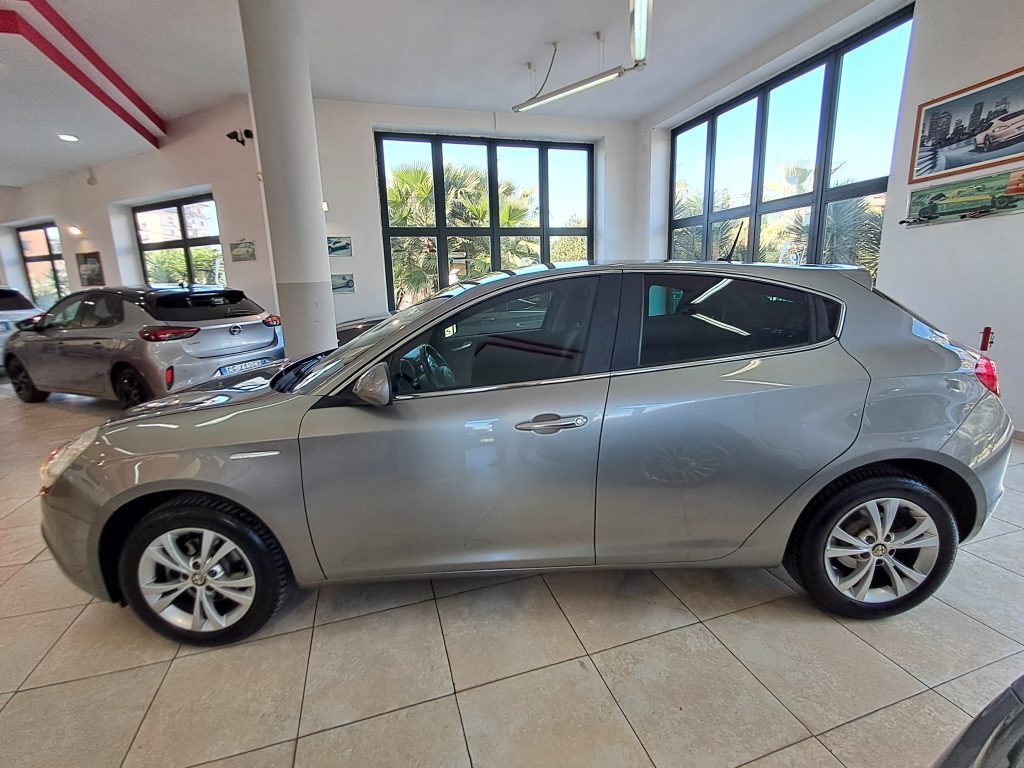 ALFA ROMEO GIULIETTA DISTINCTIVE 1.4 TURBO GPL(CASA MADRE)