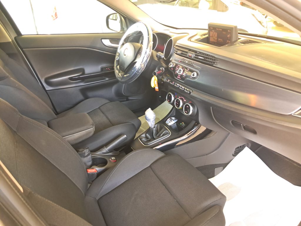 ALFA ROMEO GIULIETTA DISTINCTIVE 1.4 TURBO GPL(CASA MADRE)