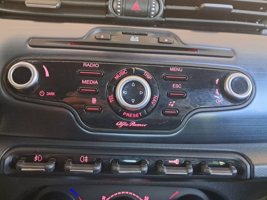 ALFA ROMEO GIULIETTA DISTINCTIVE 1.4 TURBO GPL(CASA MADRE)