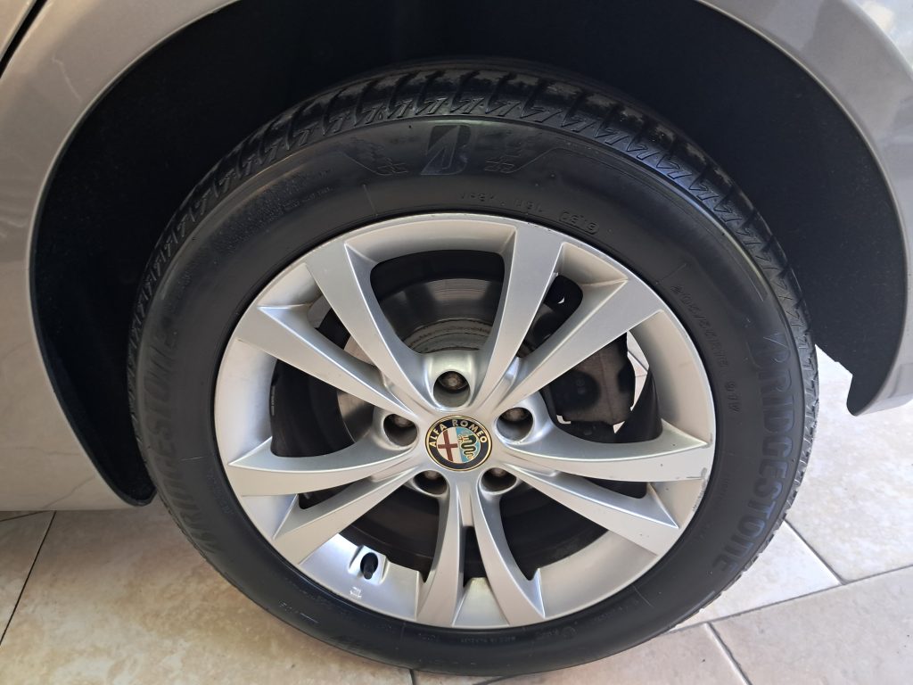 ALFA ROMEO GIULIETTA DISTINCTIVE 1.4 TURBO GPL(CASA MADRE)