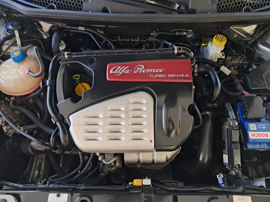 ALFA ROMEO GIULIETTA DISTINCTIVE 1.4 TURBO GPL(CASA MADRE)