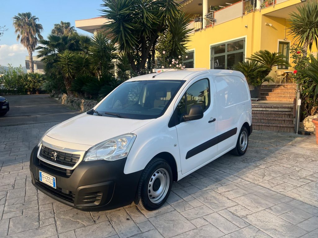 PEUGEOT PARTNER 1.6 HDI 100CV 3 POSTI IN CABINA