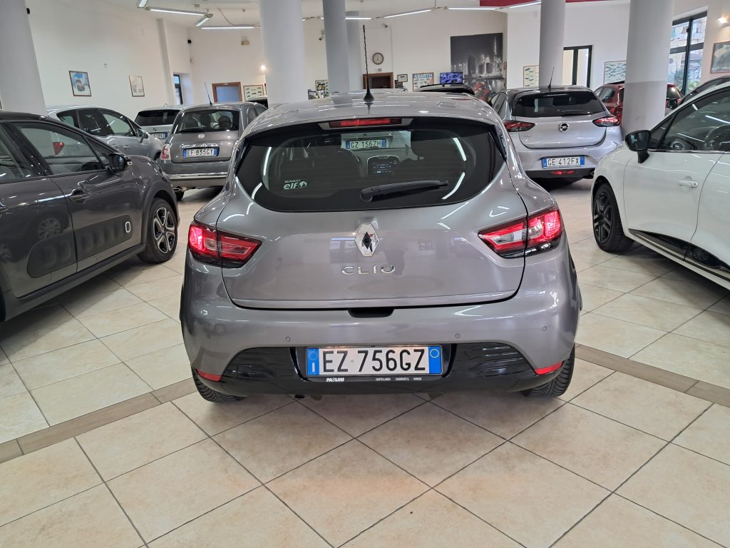 RENAULT CLIO 1.2 BENZ. COSTUME NATIONAL
