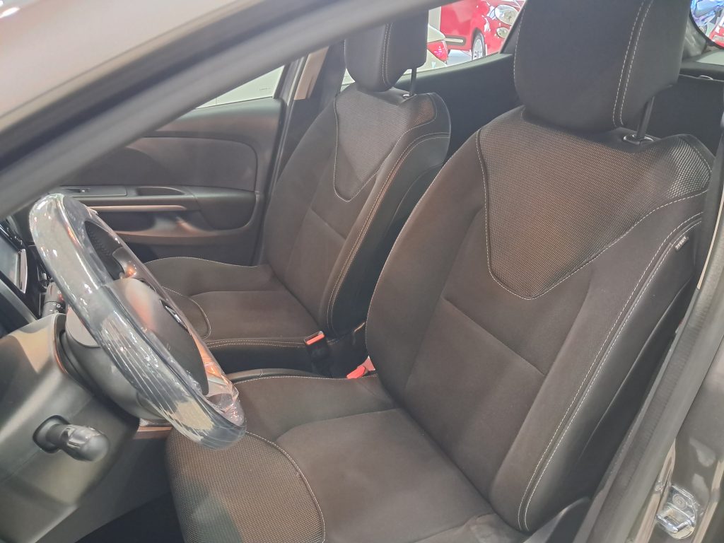 RENAULT CLIO 1.2 BENZ. COSTUME NATIONAL
