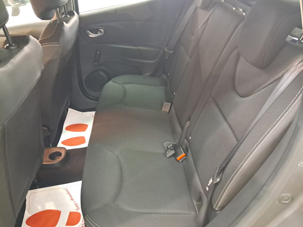 RENAULT CLIO 1.2 BENZ. COSTUME NATIONAL