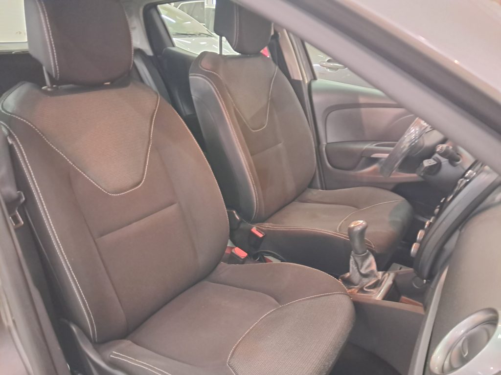 RENAULT CLIO 1.2 BENZ. COSTUME NATIONAL