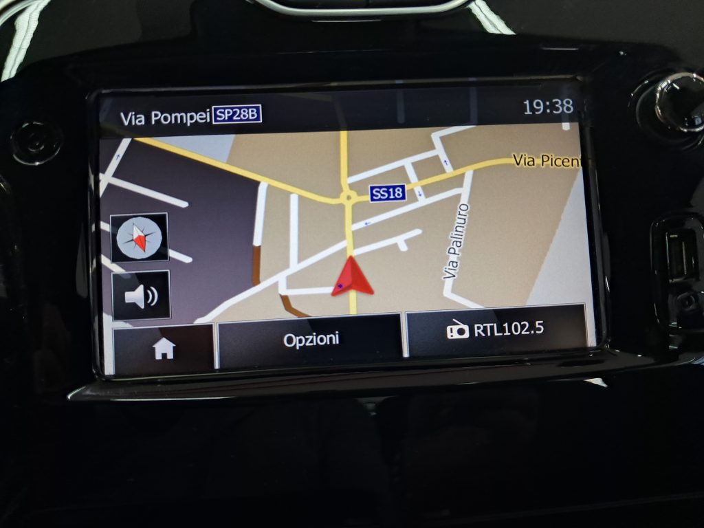 RENAULT CLIO 1.2 BENZ. COSTUME NATIONAL