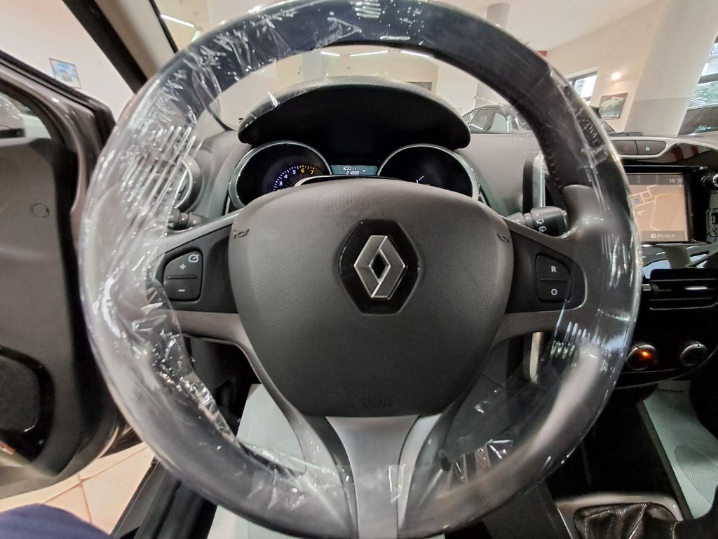 RENAULT CLIO 1.2 BENZ. COSTUME NATIONAL