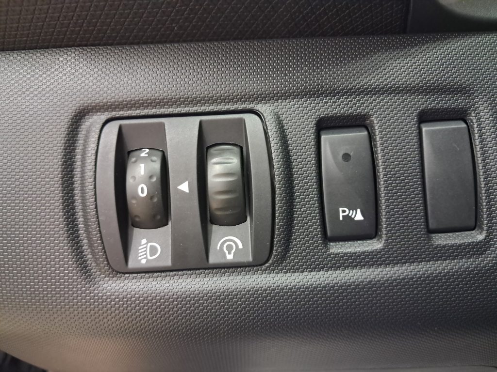 RENAULT CLIO 1.2 BENZ. COSTUME NATIONAL