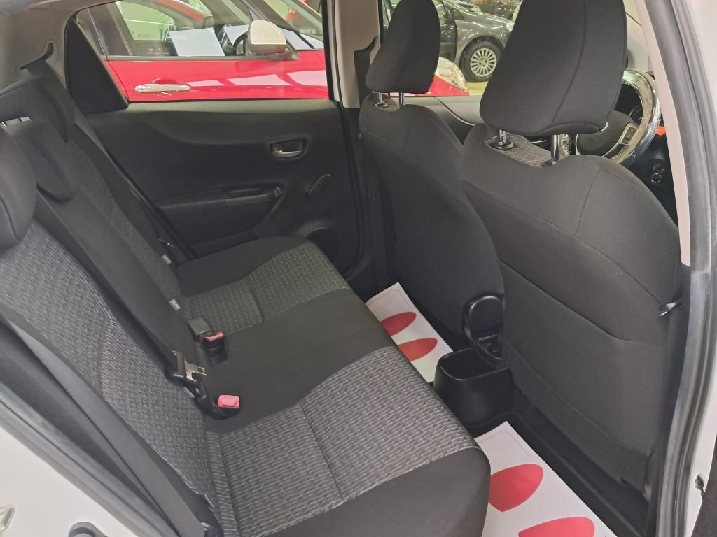 TOYOTA YARIS 1.3 BENZ. LOUNGE