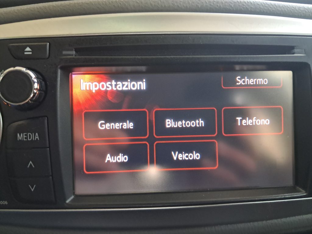 TOYOTA YARIS 1.3 BENZ. LOUNGE