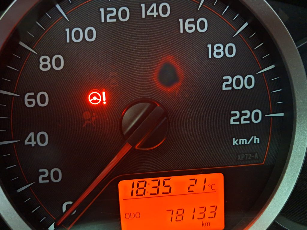 TOYOTA YARIS 1.3 BENZ. LOUNGE