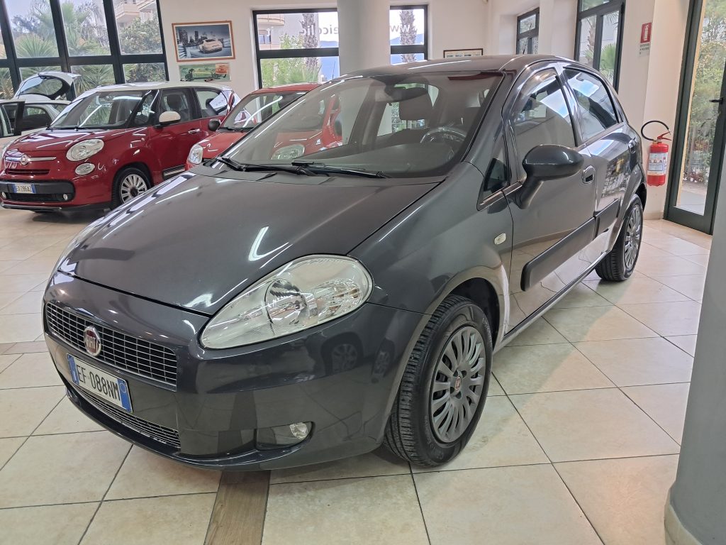 FIAT GRANDE PUNTO 1.2 GPL(Motore revisionato Km 0/Kit Frizione Nuovo))