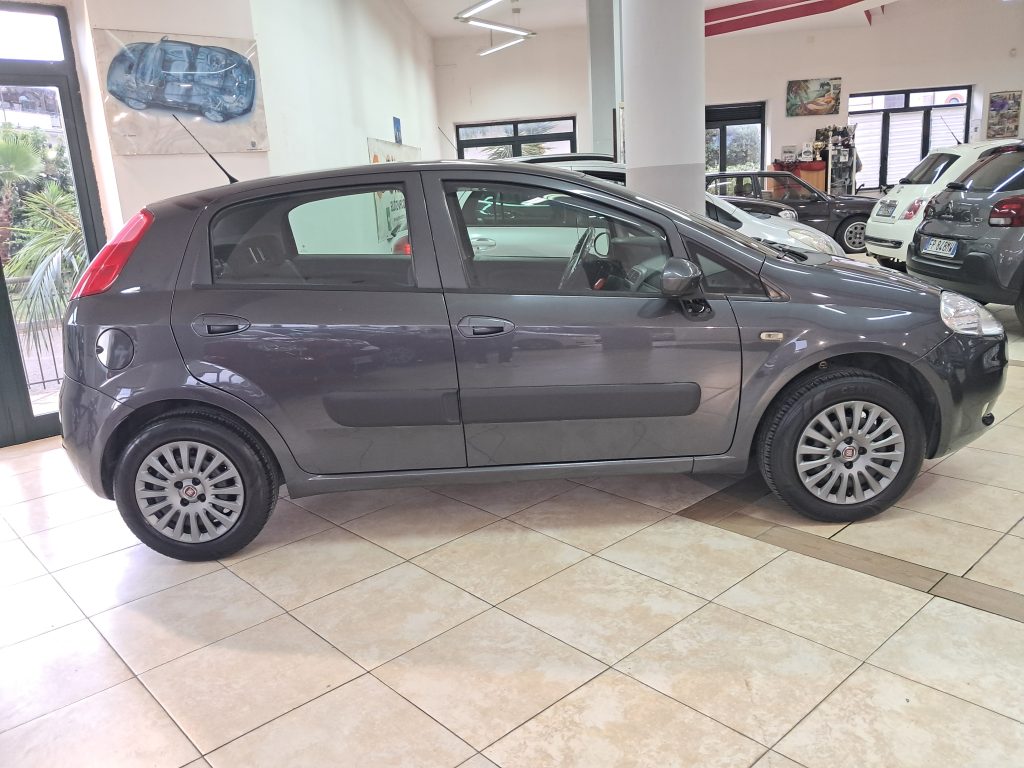 FIAT GRANDE PUNTO 1.2 GPL(Motore revisionato Km 0/Kit Frizione Nuovo))