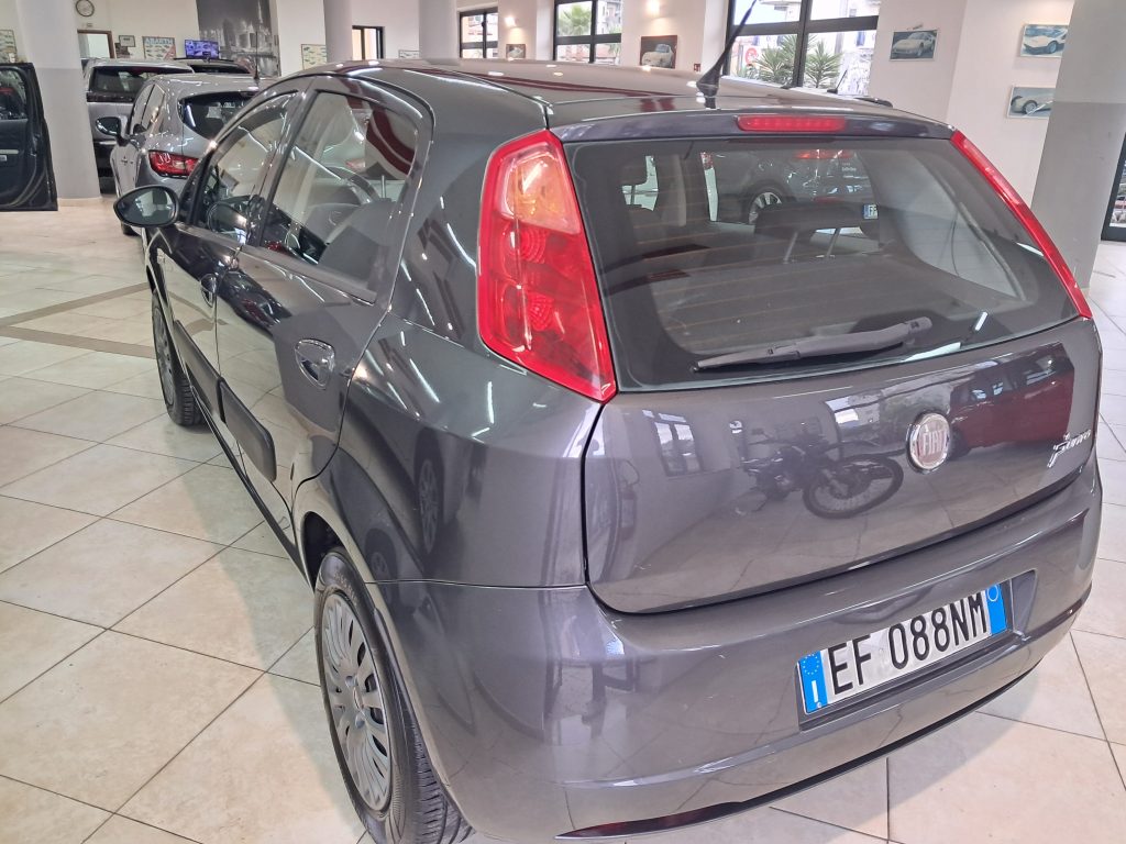 FIAT GRANDE PUNTO 1.2 GPL(Motore revisionato Km 0/Kit Frizione Nuovo))