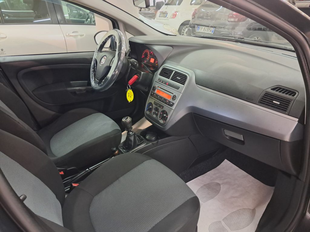 FIAT GRANDE PUNTO 1.2 GPL(Motore revisionato Km 0/Kit Frizione Nuovo))