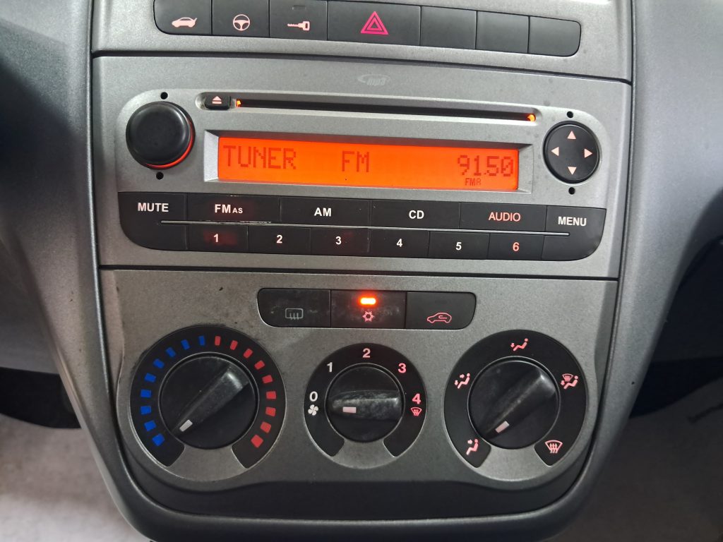 FIAT GRANDE PUNTO 1.2 GPL(Motore revisionato Km 0/Kit Frizione Nuovo))
