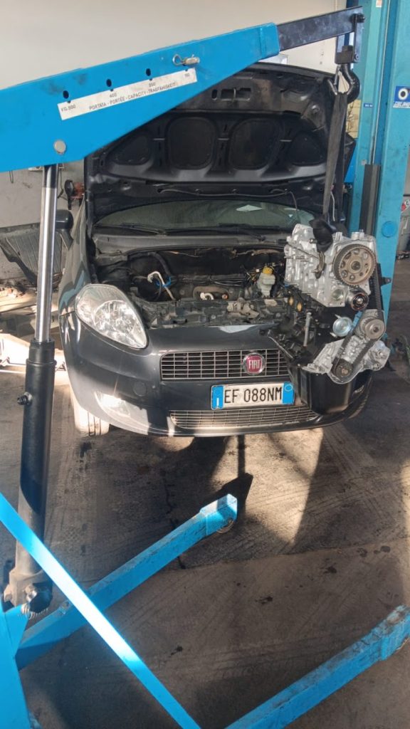 FIAT GRANDE PUNTO 1.2 GPL(Motore revisionato Km 0/Kit Frizione Nuovo))
