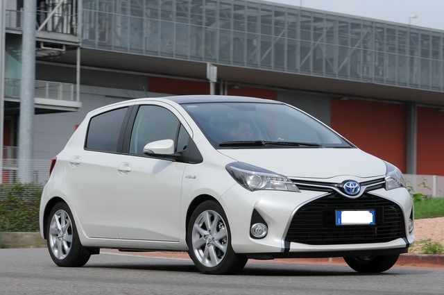 TOYOTA YARIS 1.3 BENZ.