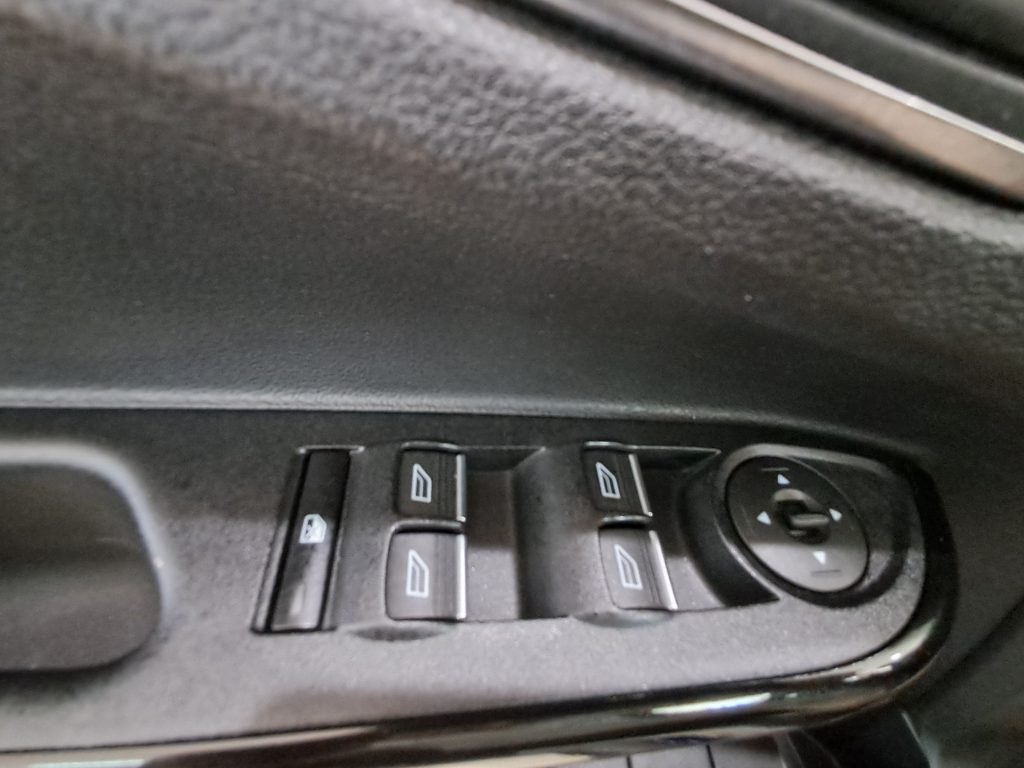 FORD B-MAX TITANIUM 1.4 BENZ.